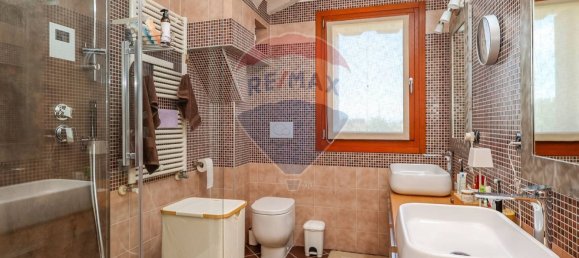 3 bedrooms Villa in Albignasego, Italy No. 371641 21