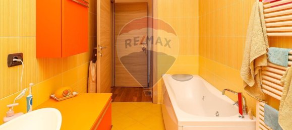 3 bedrooms Villa in Albignasego, Italy No. 371641 10