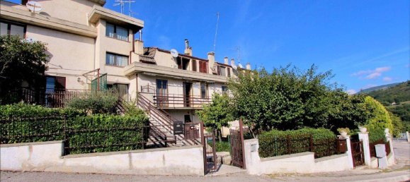 5 rooms Apartment in Castelraimondo, Italy No. 74838 2