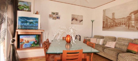 5 rooms Apartment in Castelraimondo, Italy No. 74838 5