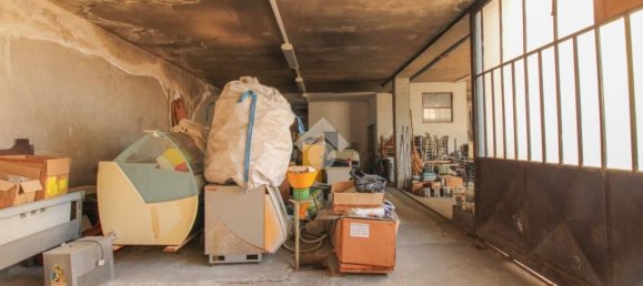 130m² Commercial property in Castrezzato, Italy No. 182148 16