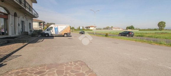 130m² Commercial property in Castrezzato, Italy No. 182148 23