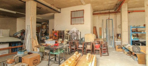 130m² Commercial property in Castrezzato, Italy No. 182148 15