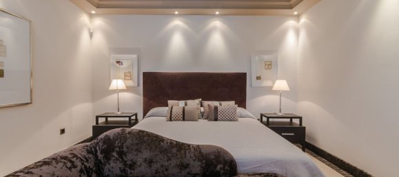 4 bedrooms Villa in Marbella, Spain No. 52945 25