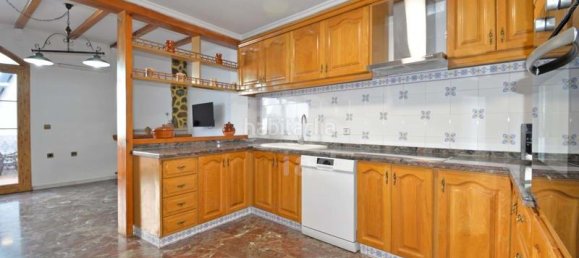 4 bedrooms Townhouse in Sax, Spain No. 257257 3