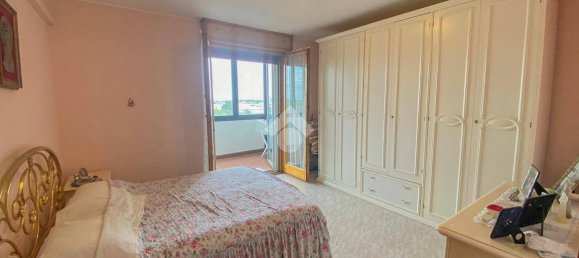 2 bedrooms Apartment in Parma, Italy No. 296226 10