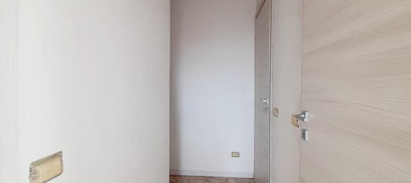 Пентхаус с 2 комнатами в Колоньо Монцезе, Италия № 137039 12