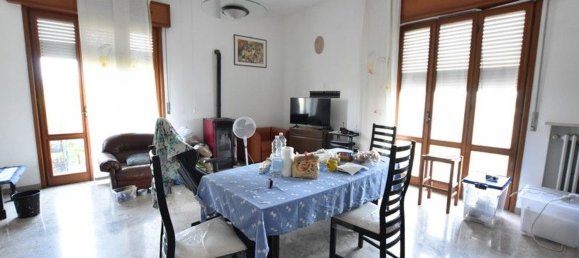 5 bedrooms Apartment in Fidenza, Italy No. 377837 6