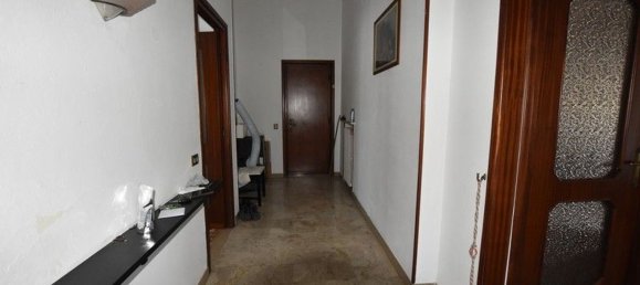 5 bedrooms Apartment in Fidenza, Italy No. 377837 5