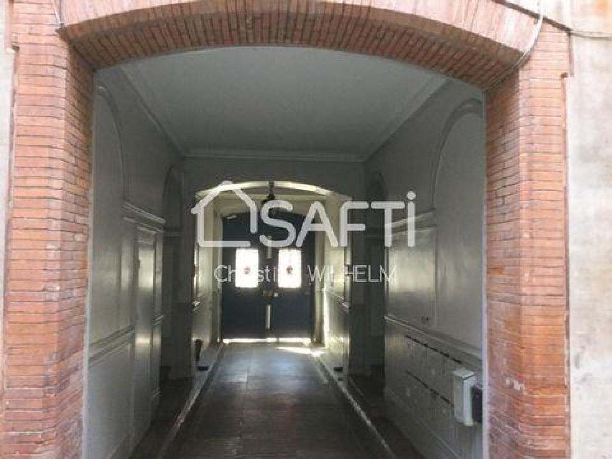 115m² Office in Toulouse, France No. 21246