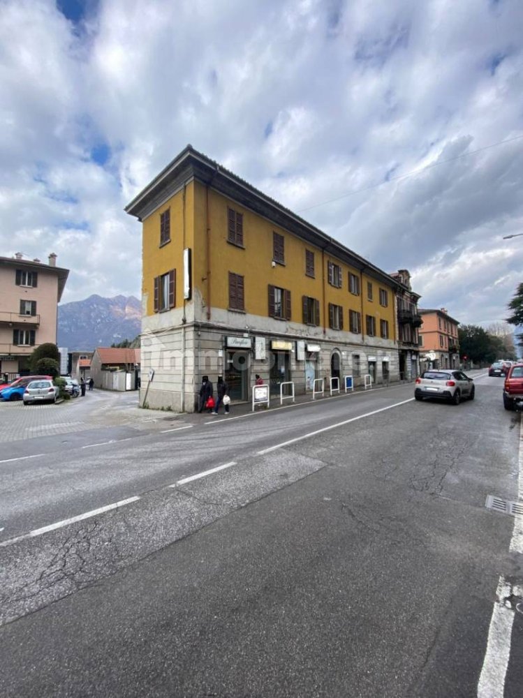 2 bedrooms Apartment in Lecco, Italy No. 162417