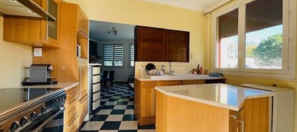 3 Schlafzimmer Haus in Ales, France, Nr. 328281 2