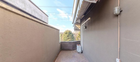 Apartamento de 4 habitaciónes en Arese, Italy No. 2489 23