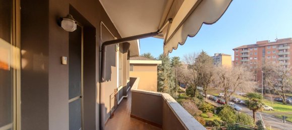 Apartamento de 4 habitaciónes en Arese, Italy No. 2489 26