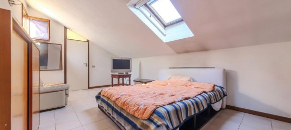 Apartamento de 4 habitaciónes en Arese, Italy No. 2489 20