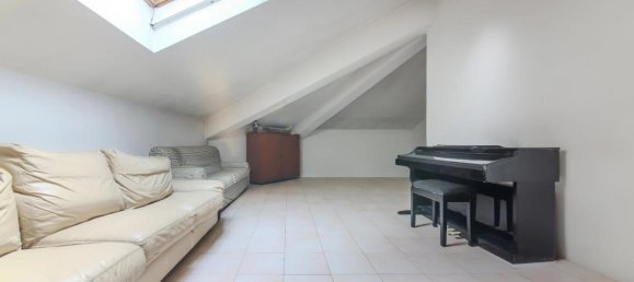 Apartamento de 4 habitaciónes en Arese, Italy No. 2489 18