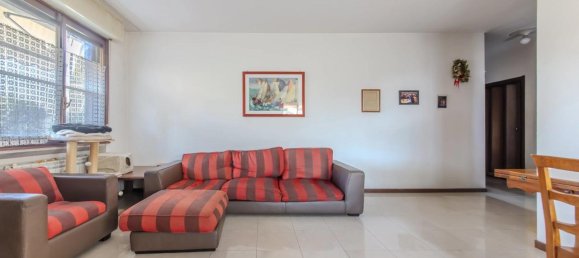Apartamento de 4 habitaciónes en Arese, Italy No. 2489 3