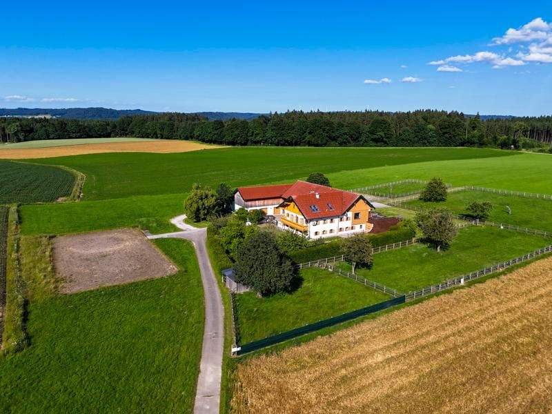 11 rooms House in Kirchberg bei Mattighofen, Austria No. 158780