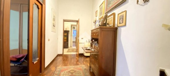 6 rooms Apartment in Naples, Italy No. 106861 24