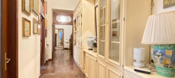 6 rooms Apartment in Naples, Italy No. 106861 11