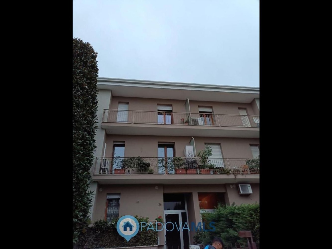 3 rooms Apartment in Padua, Italy No. 217887