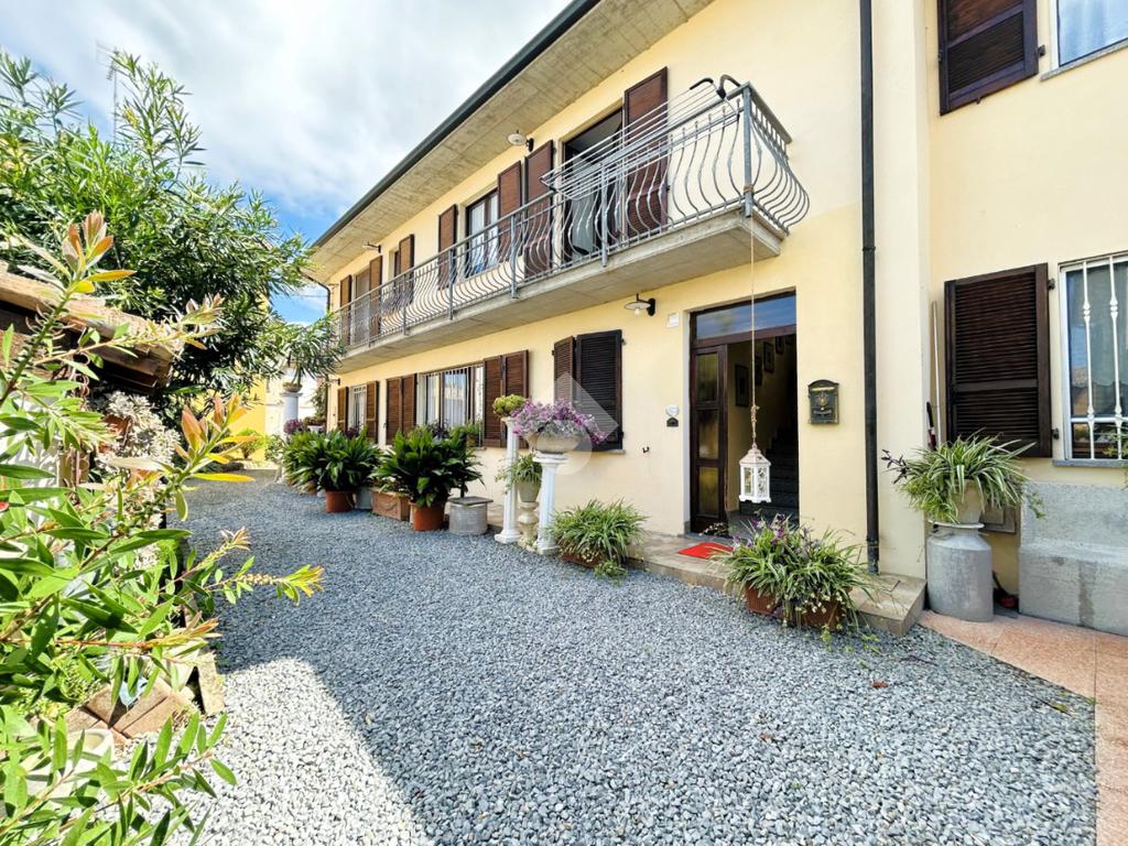 3 Schlafzimmer Haus in Bressana Bottarone, Italy, Nr. 378886