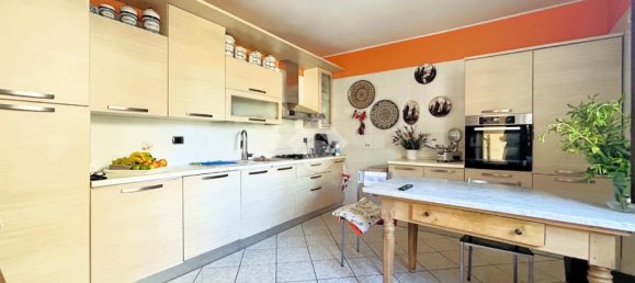 3 Schlafzimmer Haus in Bressana Bottarone, Italy, Nr. 378886 15