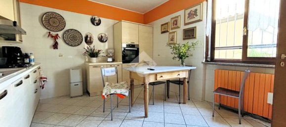 3 Schlafzimmer Haus in Bressana Bottarone, Italy, Nr. 378886 16
