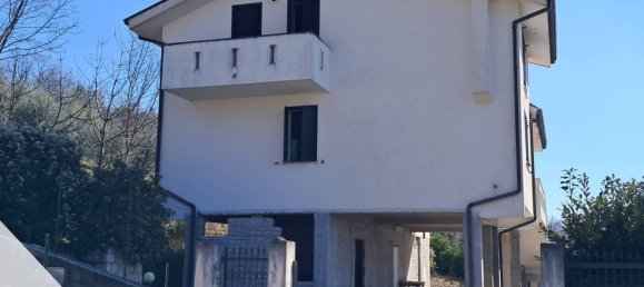3 Schlafzimmer Villa in Pescosolido, Italy, Nr. 151092 2