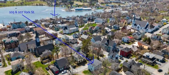 6 bedrooms House in Lunenburg, Canada No. 610 2