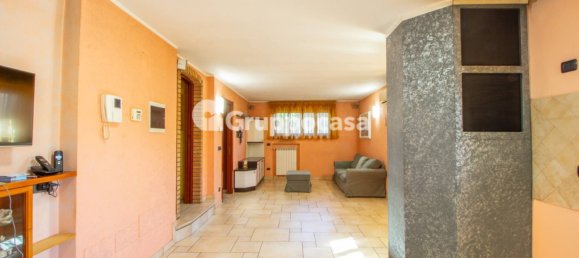 2 bedrooms Villa in Marcallo con Casone, Italy No. 381444 4