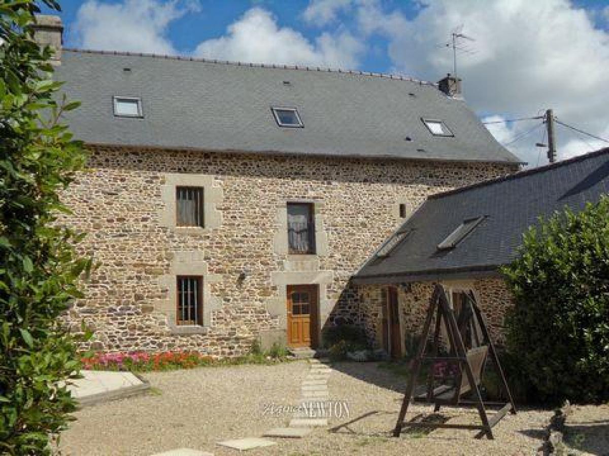 Casa de 5 dormitorios en Josselin, France No. 5411