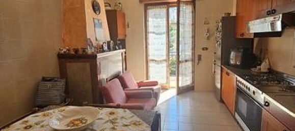 5 rooms Apartment in Piaggine, Italy No. 253886 2