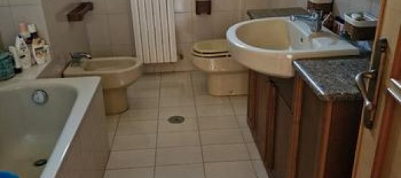 5 rooms Apartment in Piaggine, Italy No. 253886 4