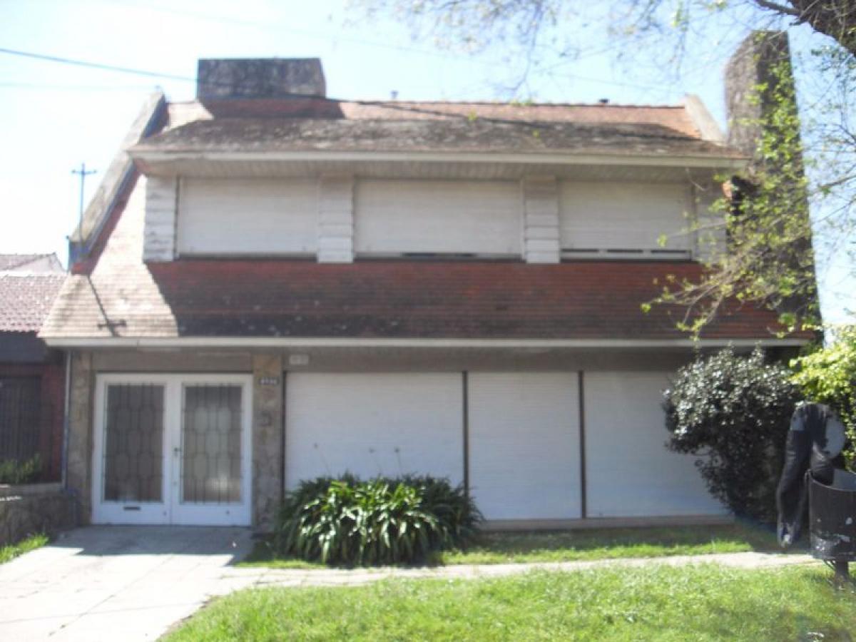 Дом с 4 спальнями в Мар-дель-Плата, Аргентина № 91787