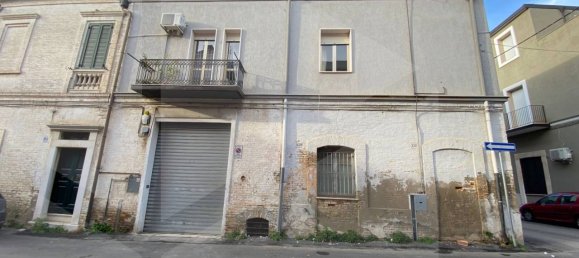 5 rooms House in San Severo, Italy No. 18933 4