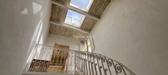 3 bedrooms Townhouse in Senglea, Malta No. 11010 18