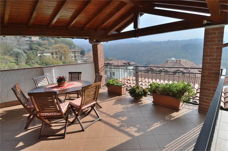 3 bedrooms House in Gemonio, Italy No. 109614