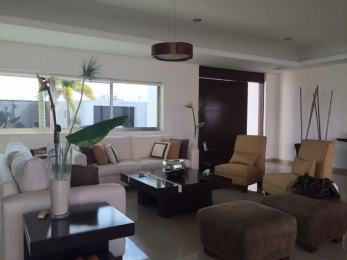 4 bedrooms House in Merida, Mexico No. 60740