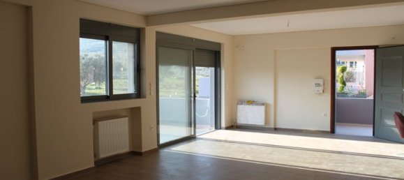 4 bedrooms Property in Kalyvia Thorikou, Greece No. 5235 4