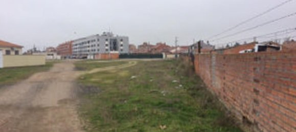 Terreno en Laguna de Duero, Spain 2041 m² No. 27457 8