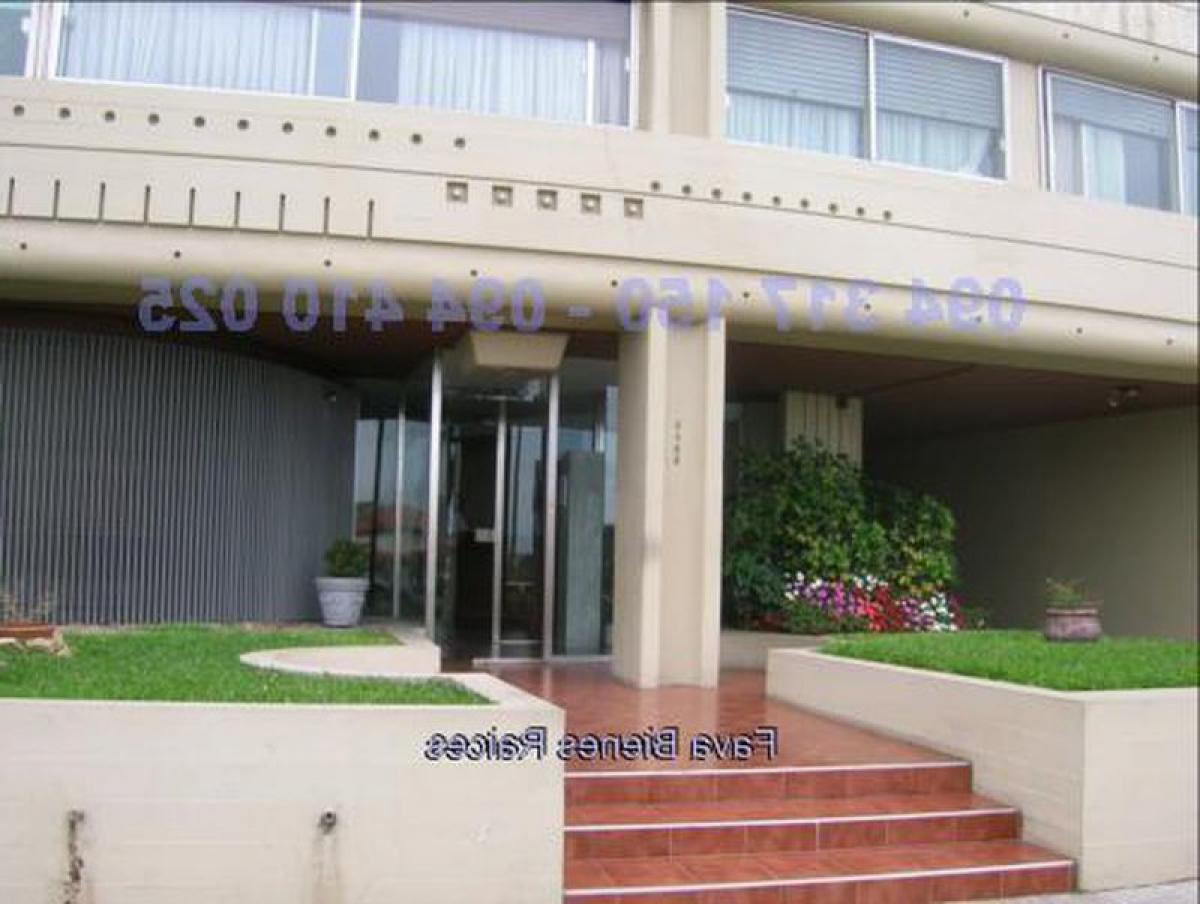 4 bedrooms Apartment in Montevideo, Uruguay No. 12421