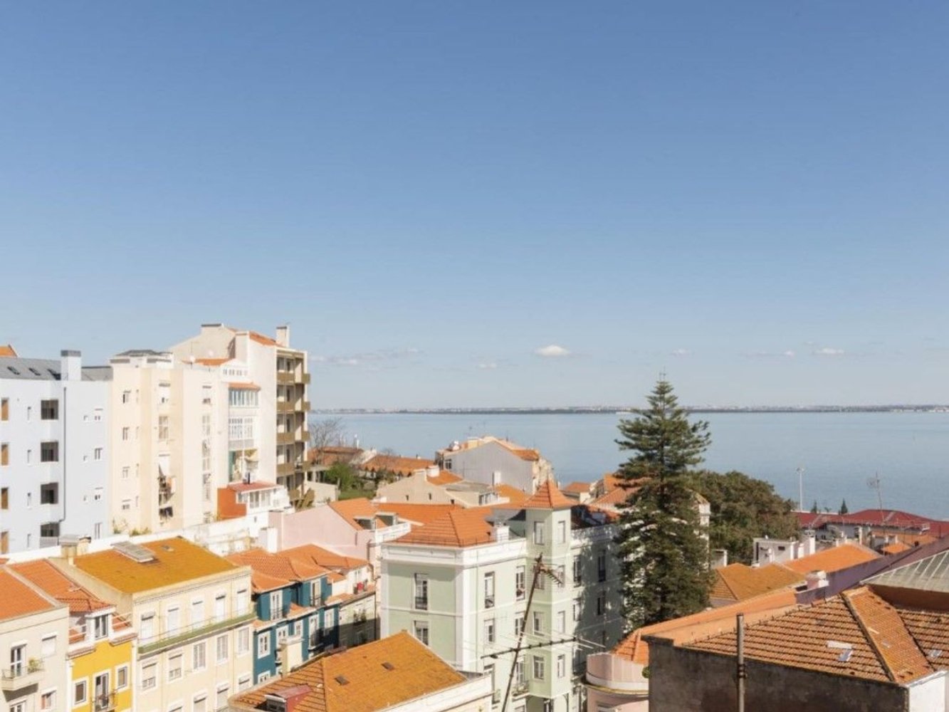 3 bedrooms Duplex in Lisbon, Portugal No. 130393