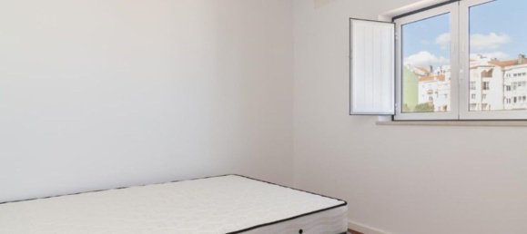 3 bedrooms Duplex in Lisbon, Portugal No. 130393 23