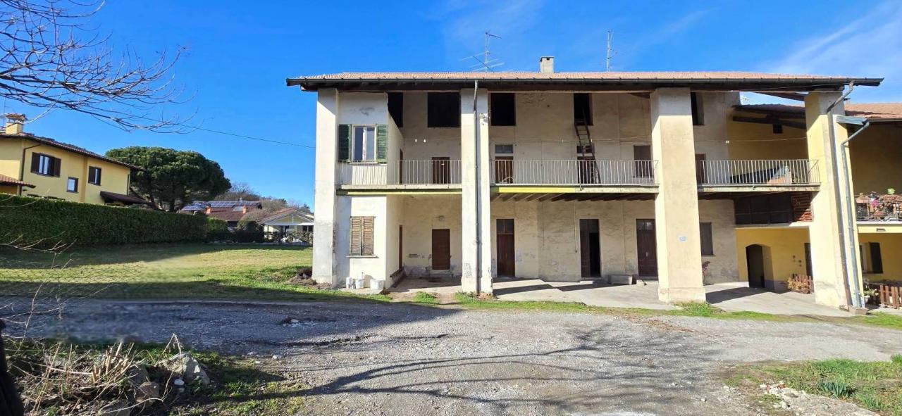 6-Zimmer Haus in Angera, Italy, Nr. 151546