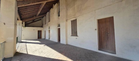 6-Zimmer Haus in Angera, Italy, Nr. 151546 17