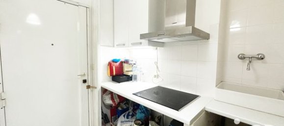 Studio in Aubervilliers, France No. 300254 5