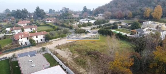 900m² Land in Manerba del Garda, Italy No. 86240 2