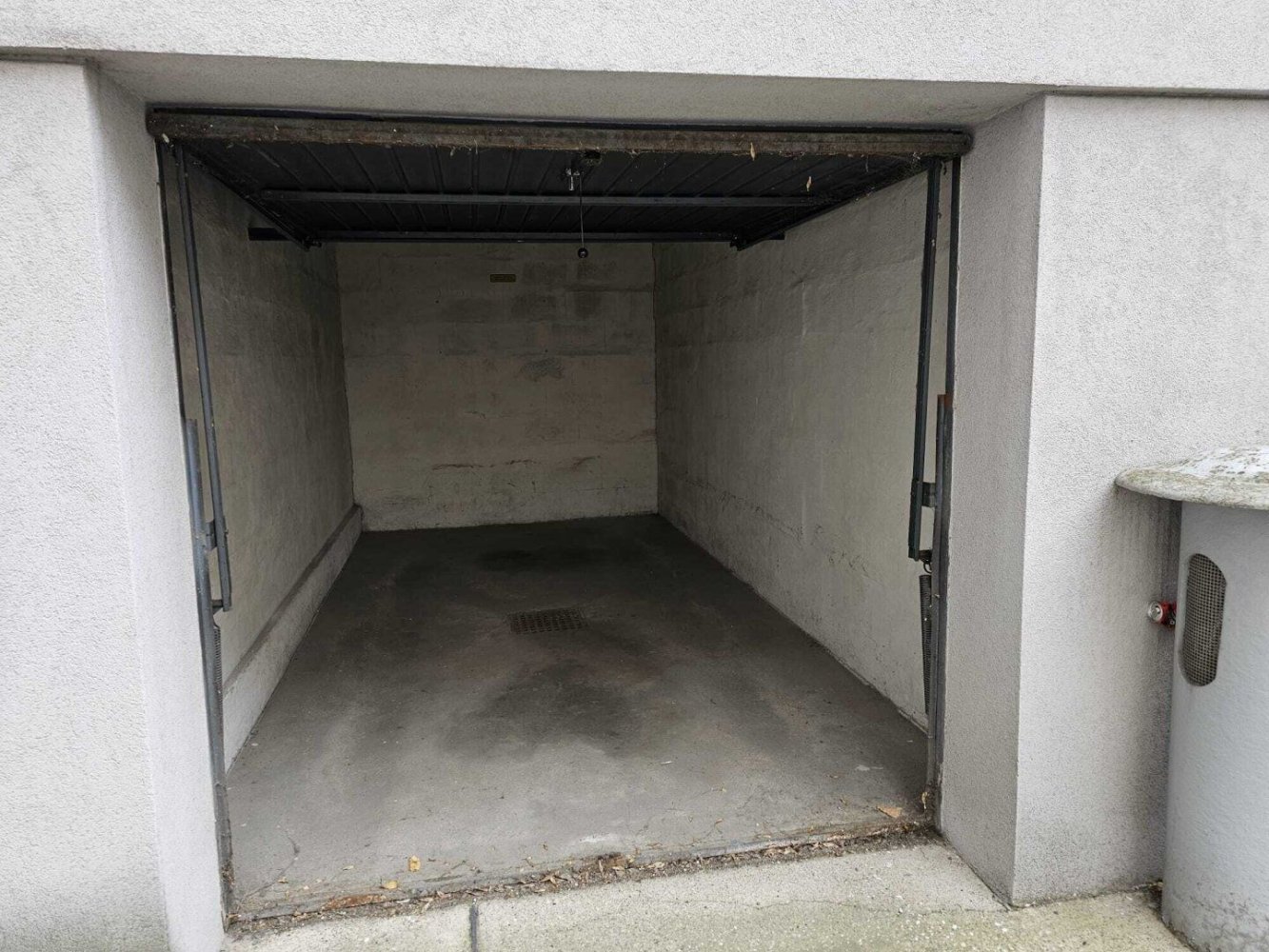  Garage in Favoriten, Austria No. 131097