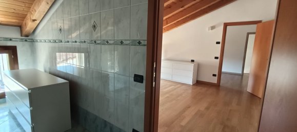 4 bedrooms Apartment in Marano Vicentino, Italy No. 315309 4